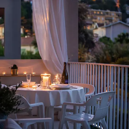 New T2 Proche Monaco, Centre Ville, Magnifique Terasse * Roquebrune-Cap-Martin